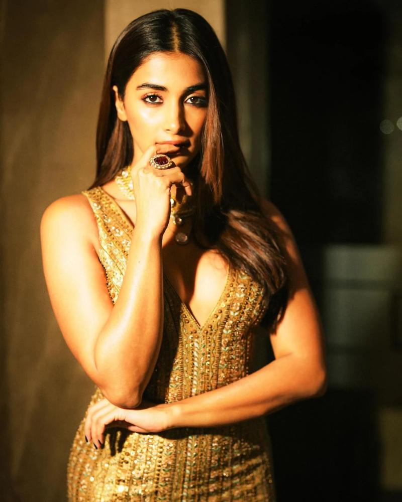 pooja-hegde-cute-photos